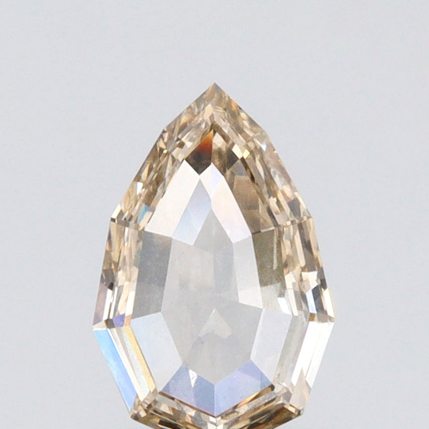 DIAMOND VAULT CHAMPAGNE & COGNAC DIAMOND 0.65ct | Champagne VVS Pear Shape Step Cut Diamond