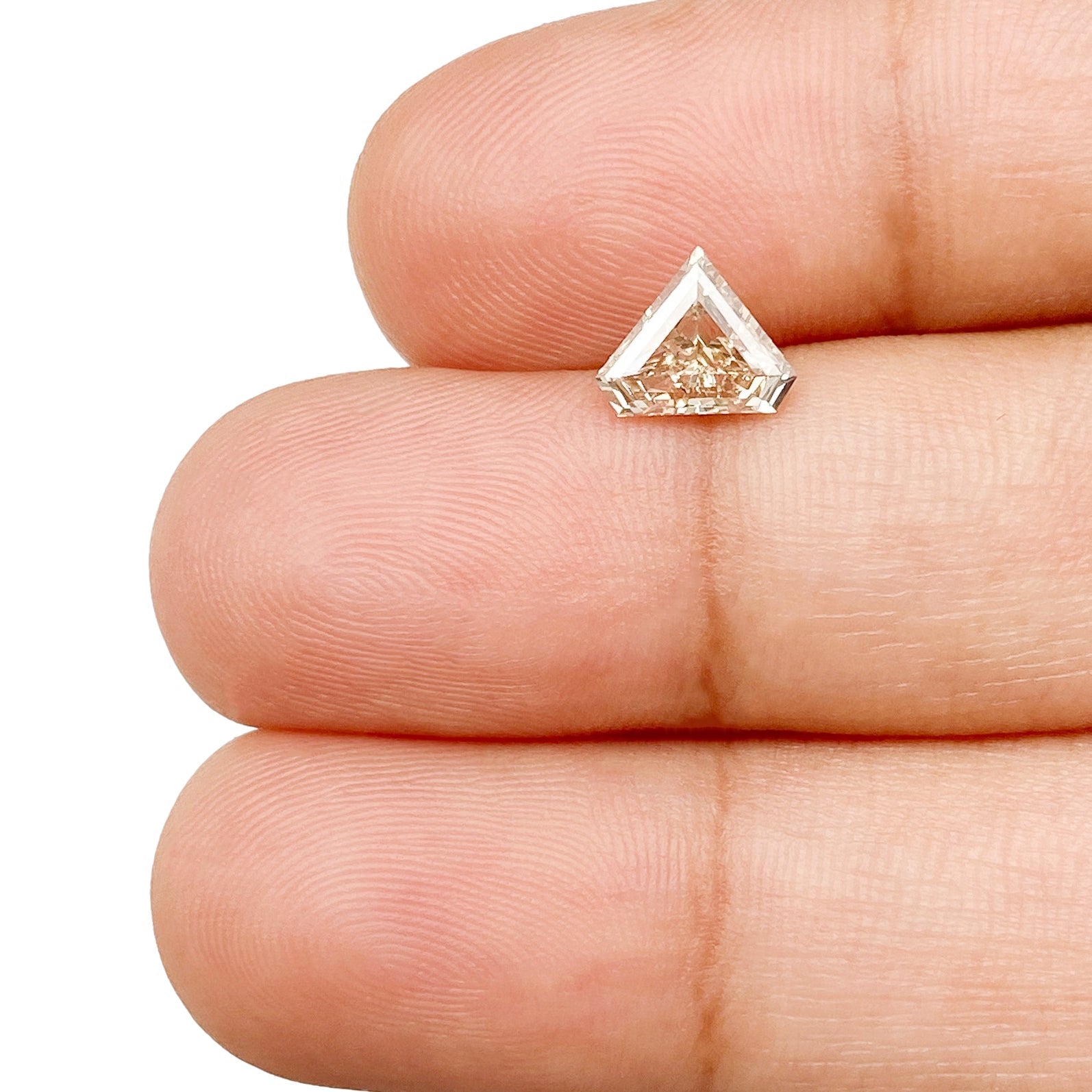 DIAMOND VAULT CHAMPAGNE & COGNAC DIAMOND 0.72ct | Champagne VS-SI Shield Shape Step Cut Diamond