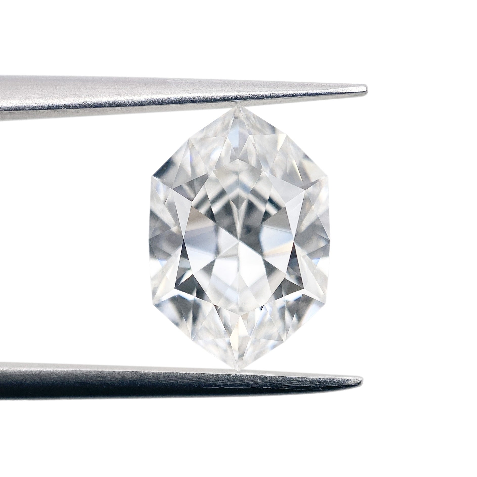 LITHOS Diamond Lab Diamond 2.61ct | E/VS1 Hexagon Shape Brilliant Cut Lab Diamond (IGI)