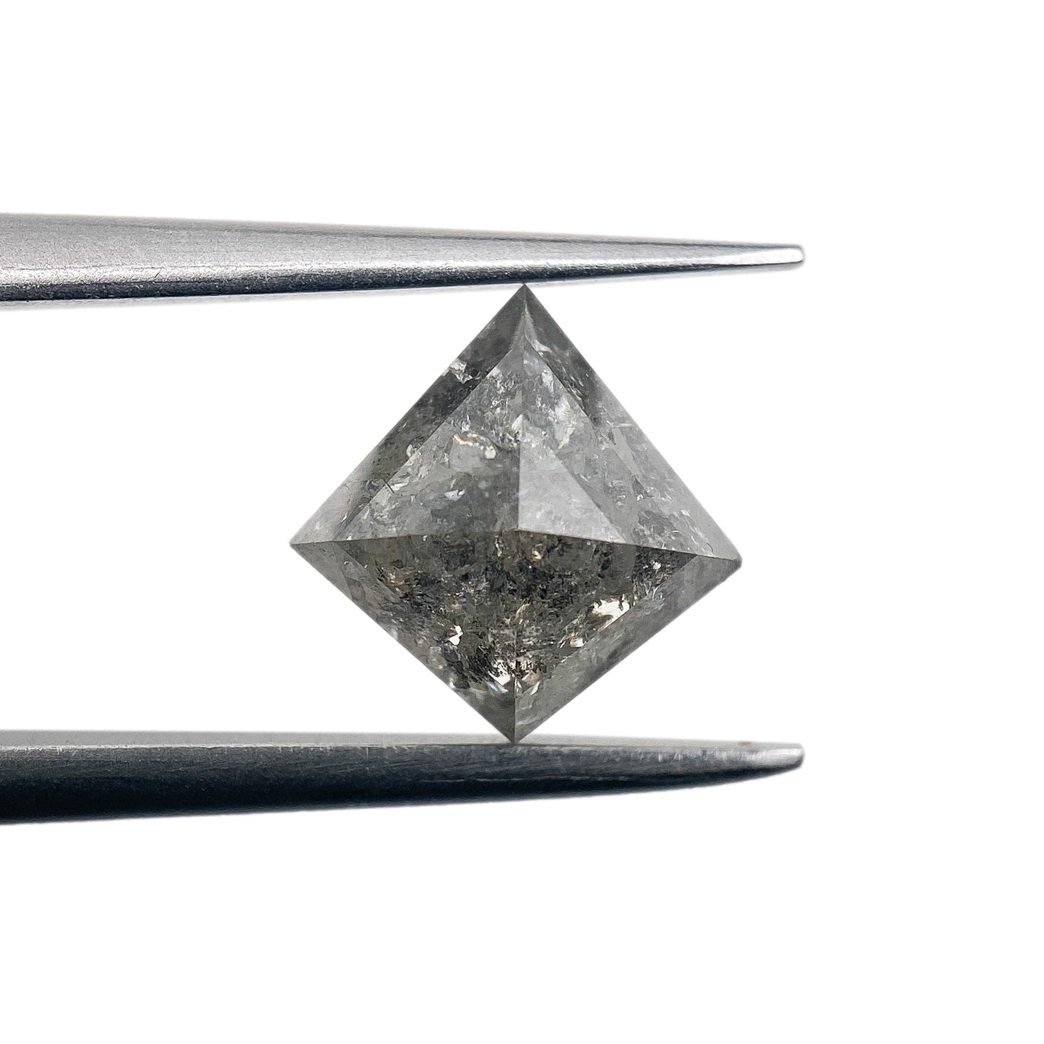 DIAMOND VAULT SALT & PEPPER DIAMOND 1.55ct | Salt & Pepper Kite Shape Step Cut Diamond