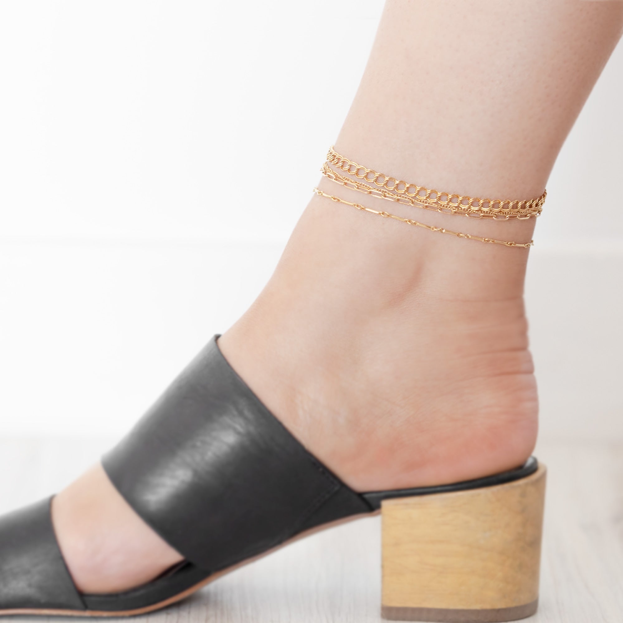 Alexis Russell Bracelets / Anklets The Drawn Cable Chain Anklet | Yellow Gold