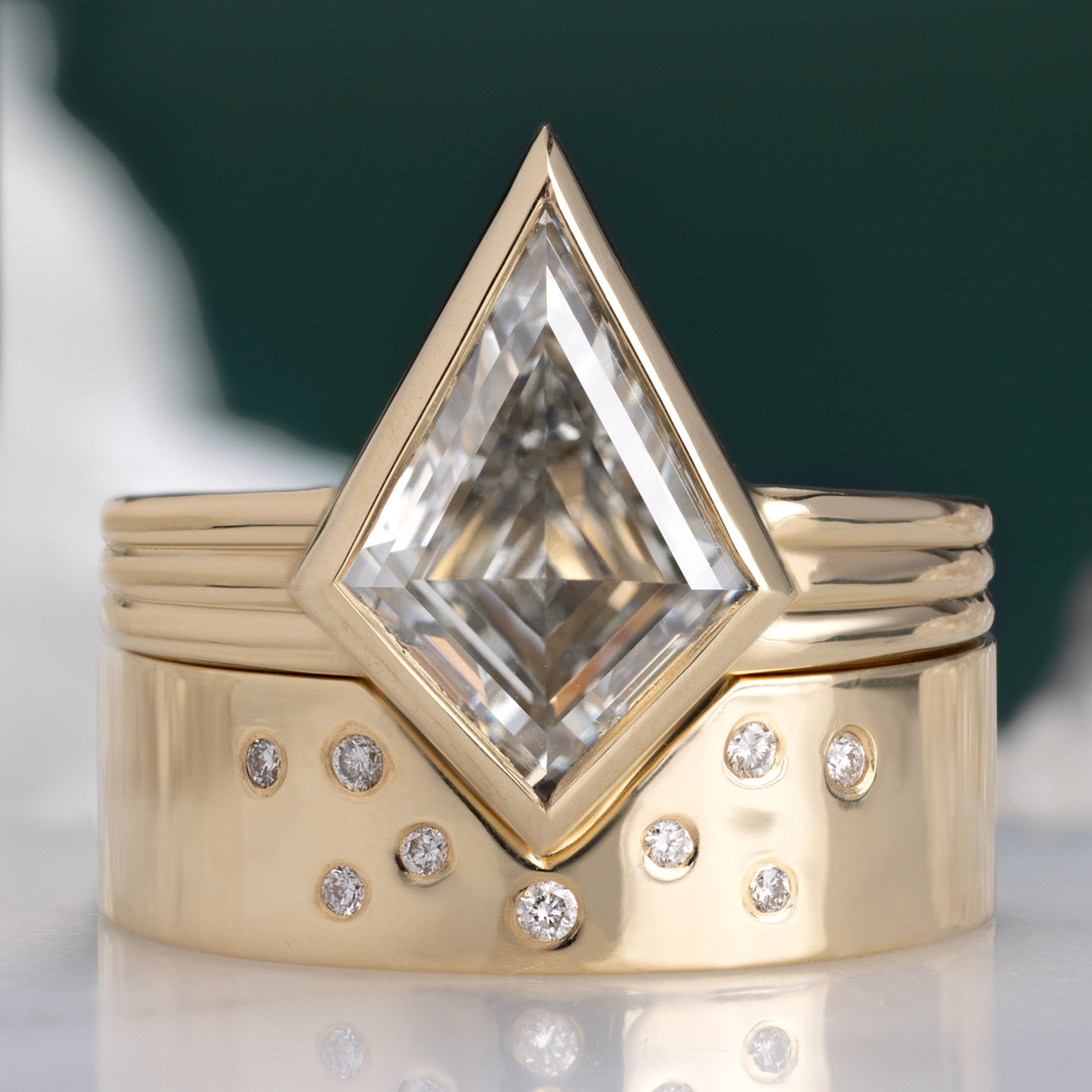 Alexis Russell  Engagement Rings The Stratum Ring | 3.01ct Kite Lab Grown White Diamond in 14K Yellow Gold