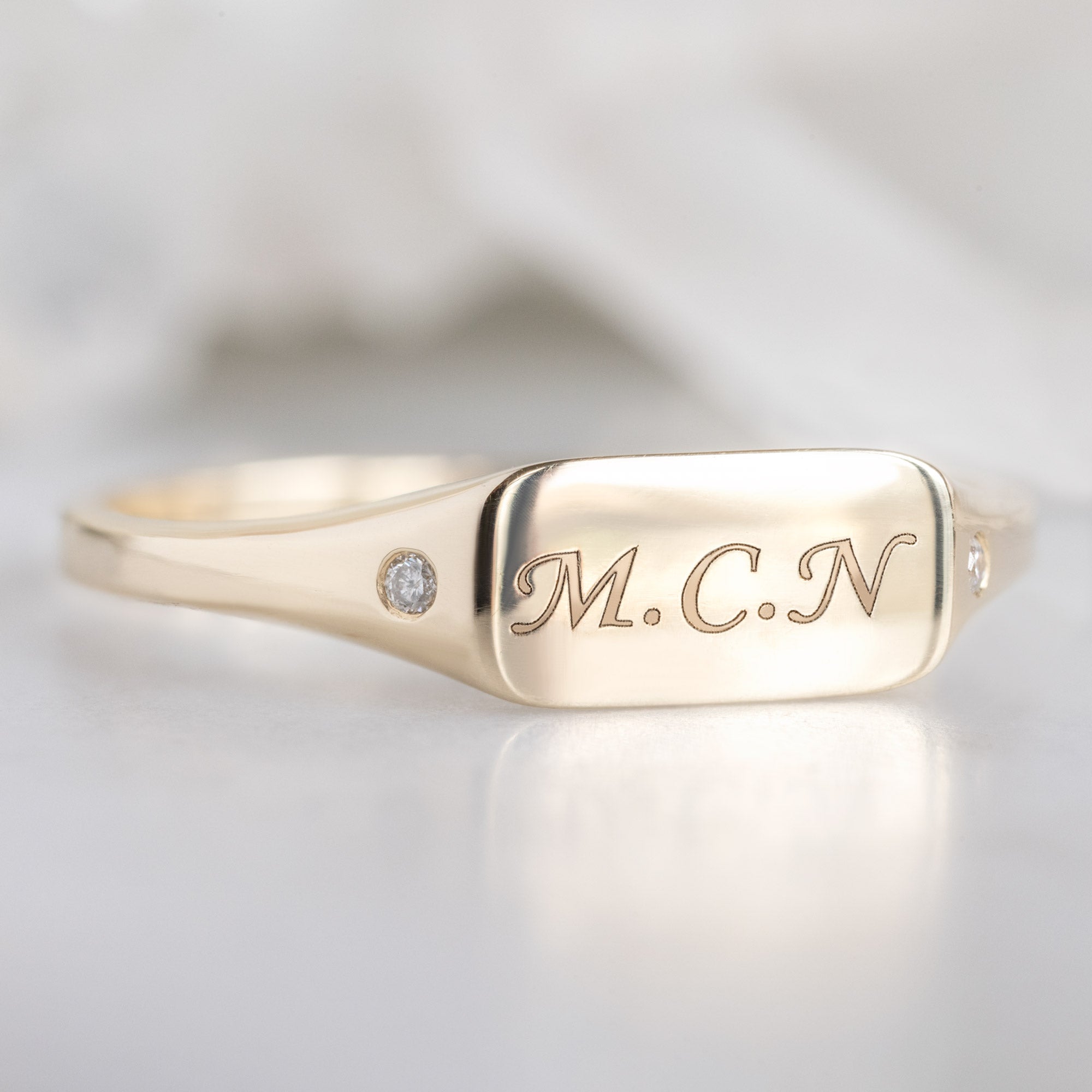 Alexis Russell  Rings The Monogram Signet Ring | Yellow Gold