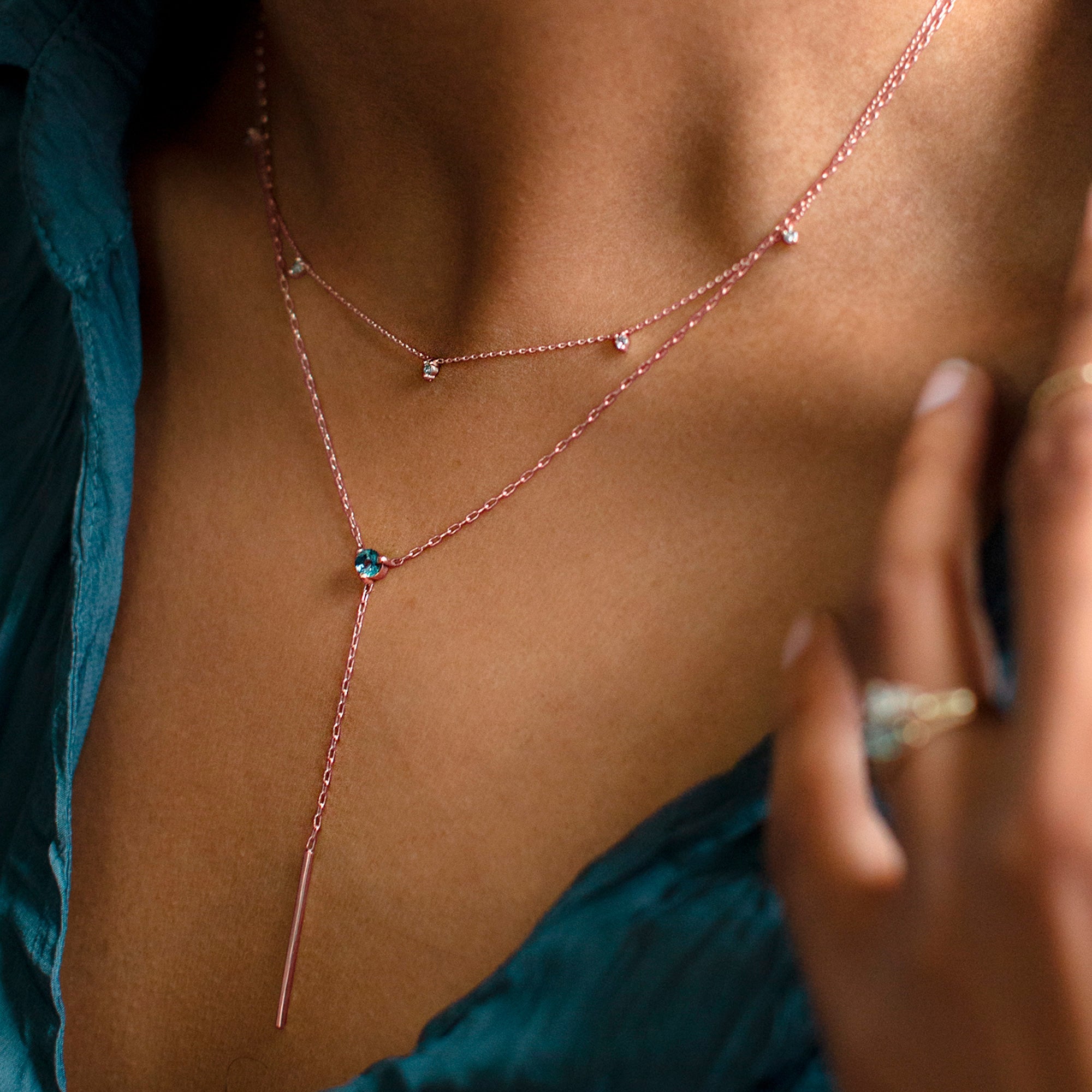 Alexis Russell Necklaces The Blue Montana Sapphire Gemstone Lariat Necklace | Rose Gold