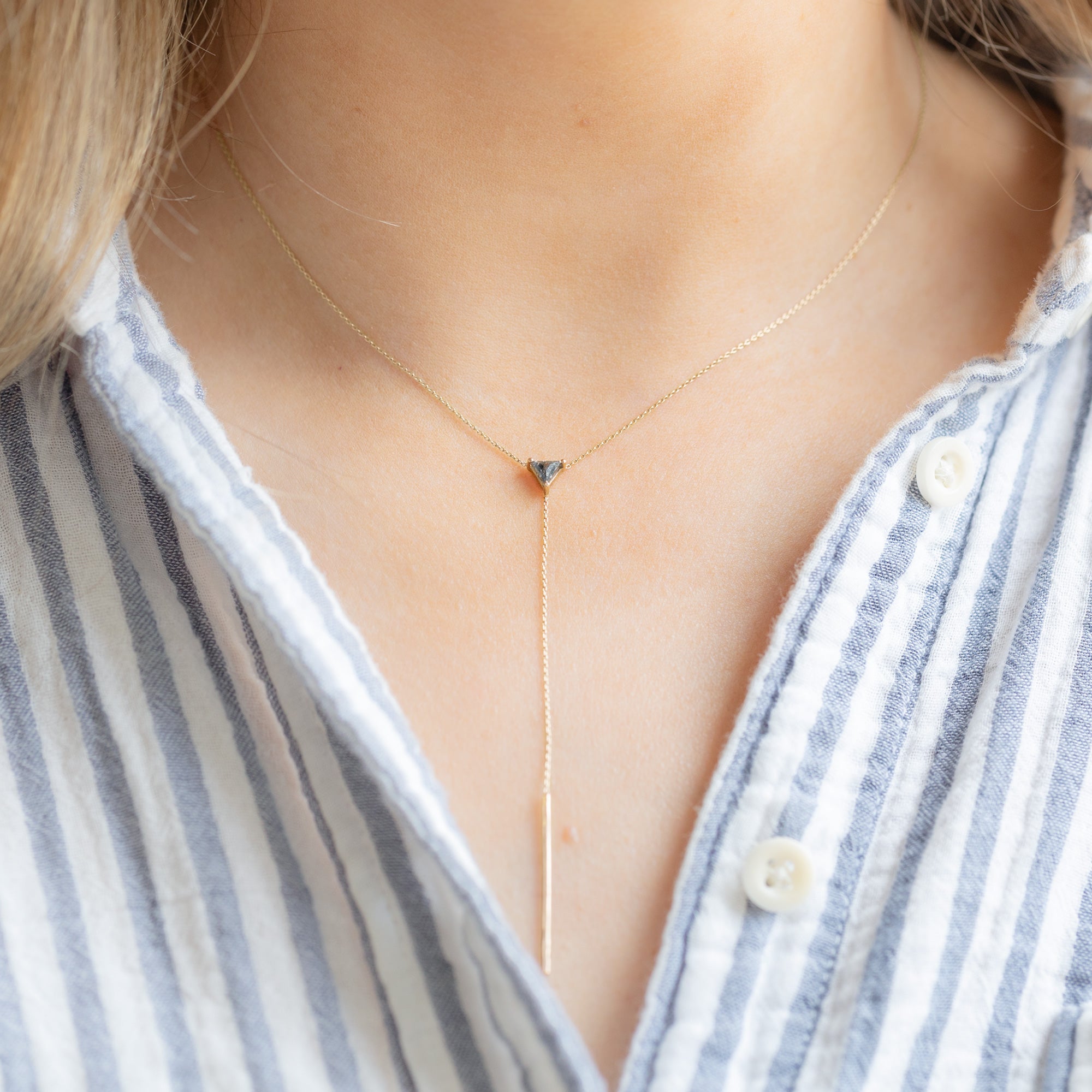 Alexis Russell Necklaces The Trillion Black Diamond Lariat Necklace | Yellow Gold