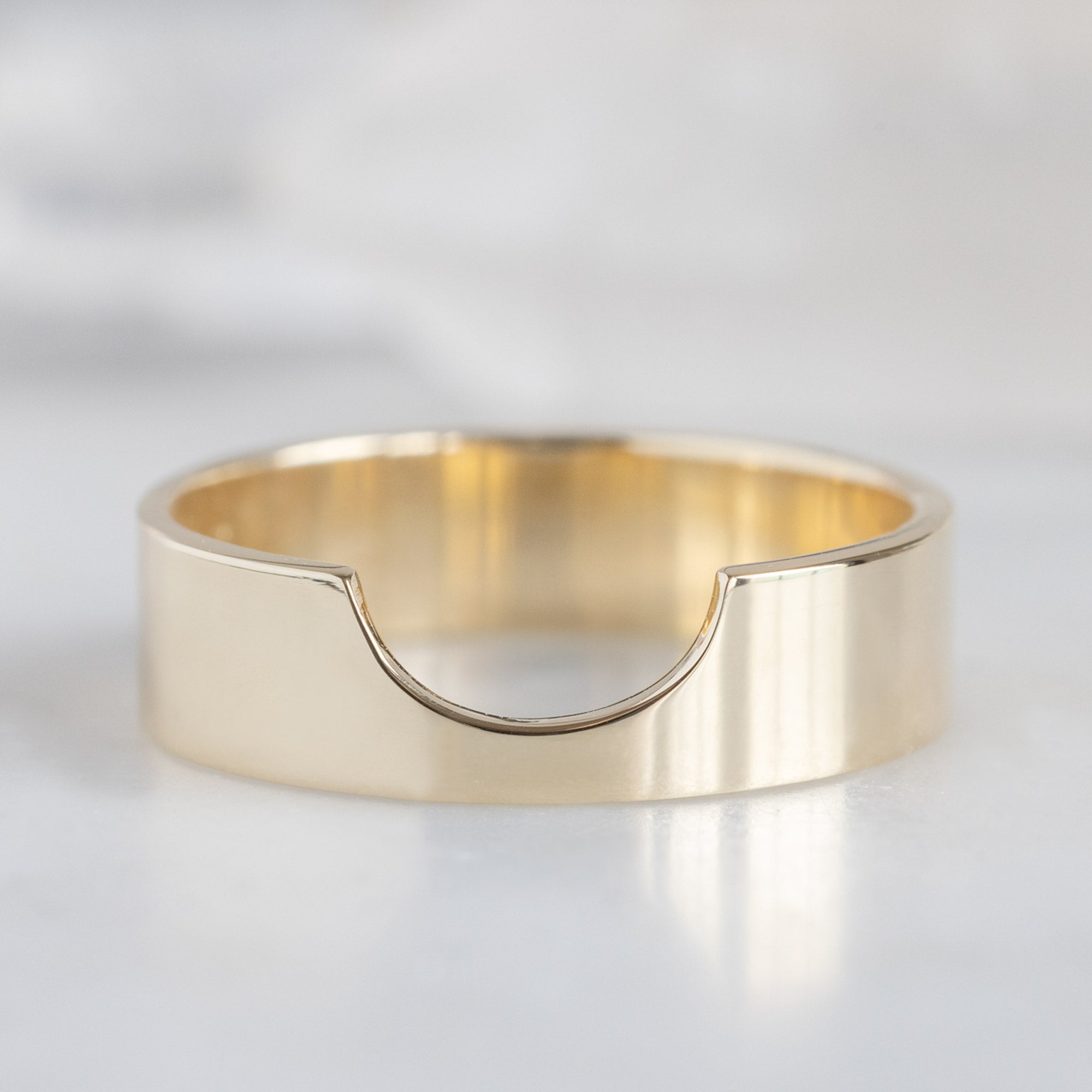 Alexis Russell  Wedding Bands The Gold Arc Wedding Band | Yellow Gold