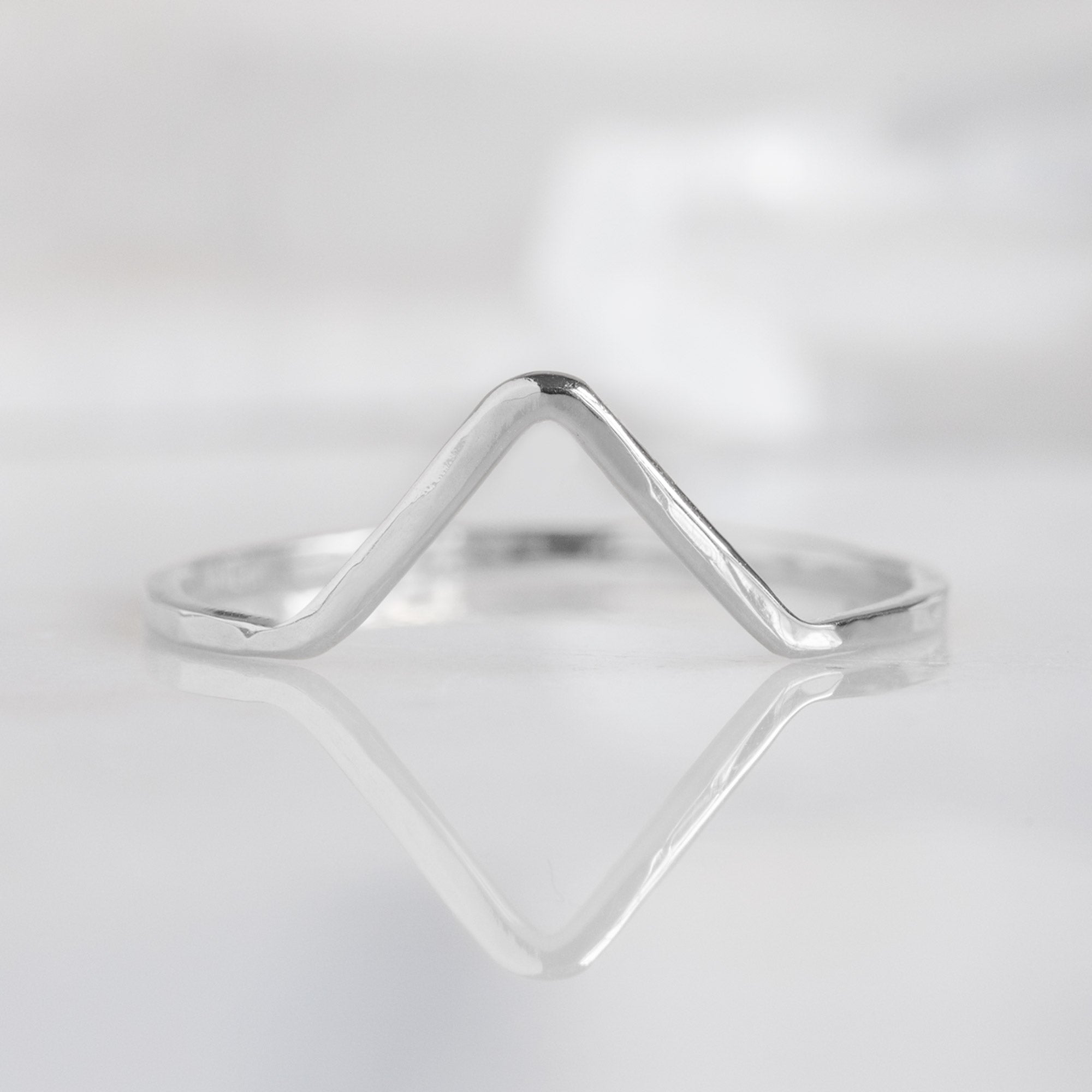 Alexis Russell Wedding Bands The Gold Peak Stacking Band | White Gold