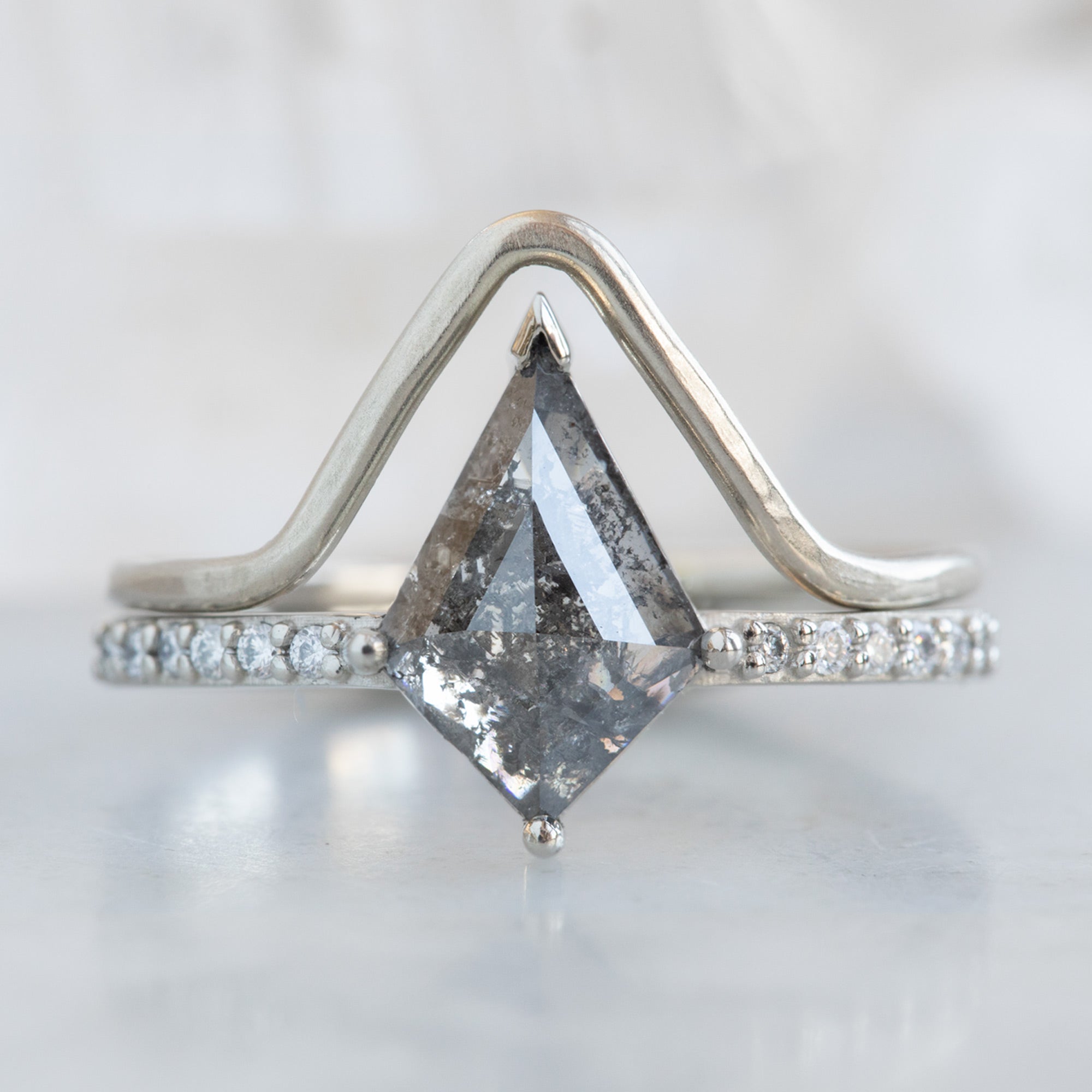 Alexis Russell Wedding Bands The Gold Peak Stacking Band | White Gold