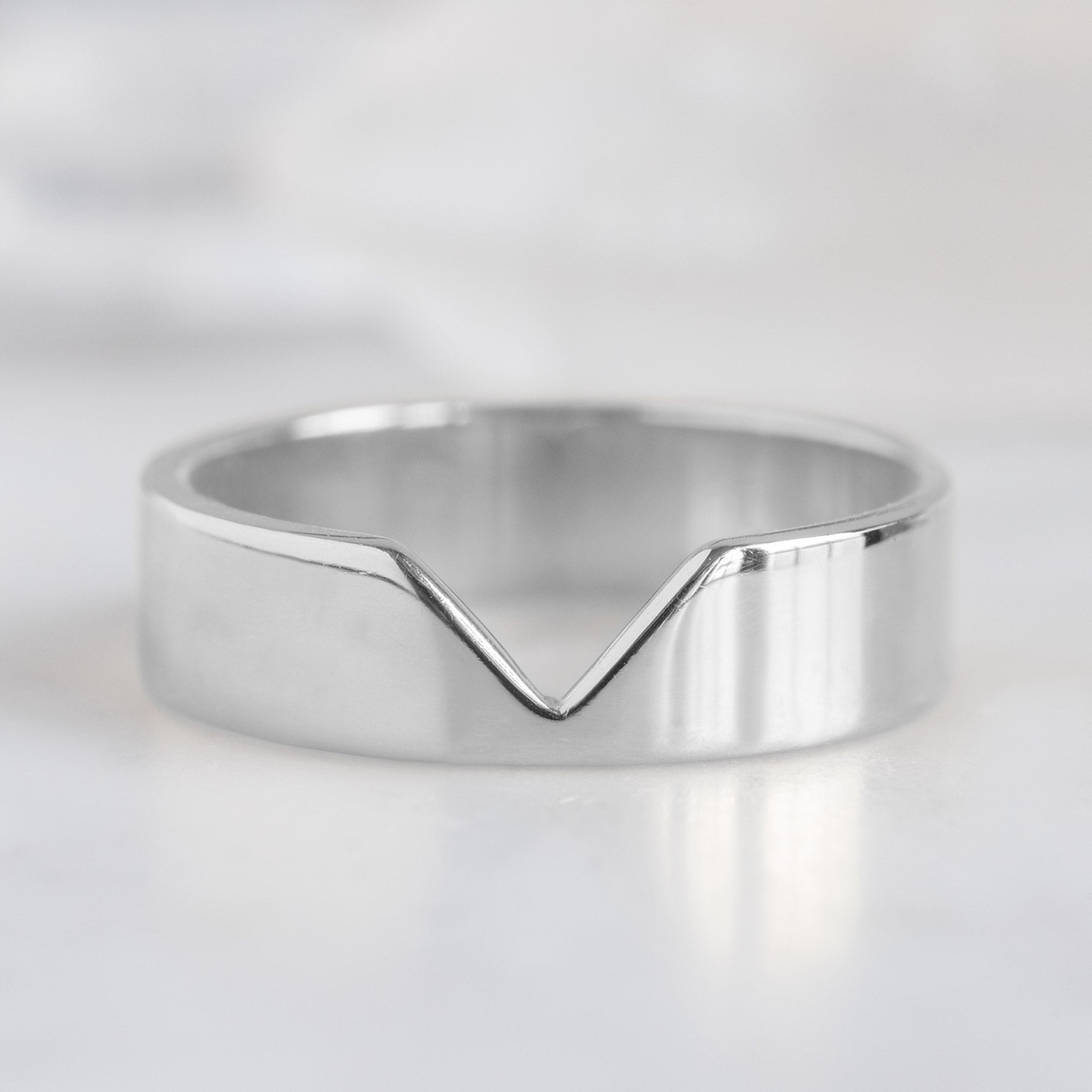 Alexis Russell  Wedding Bands The Gold Peak Wedding Band | Yellow, Rose or White Gold