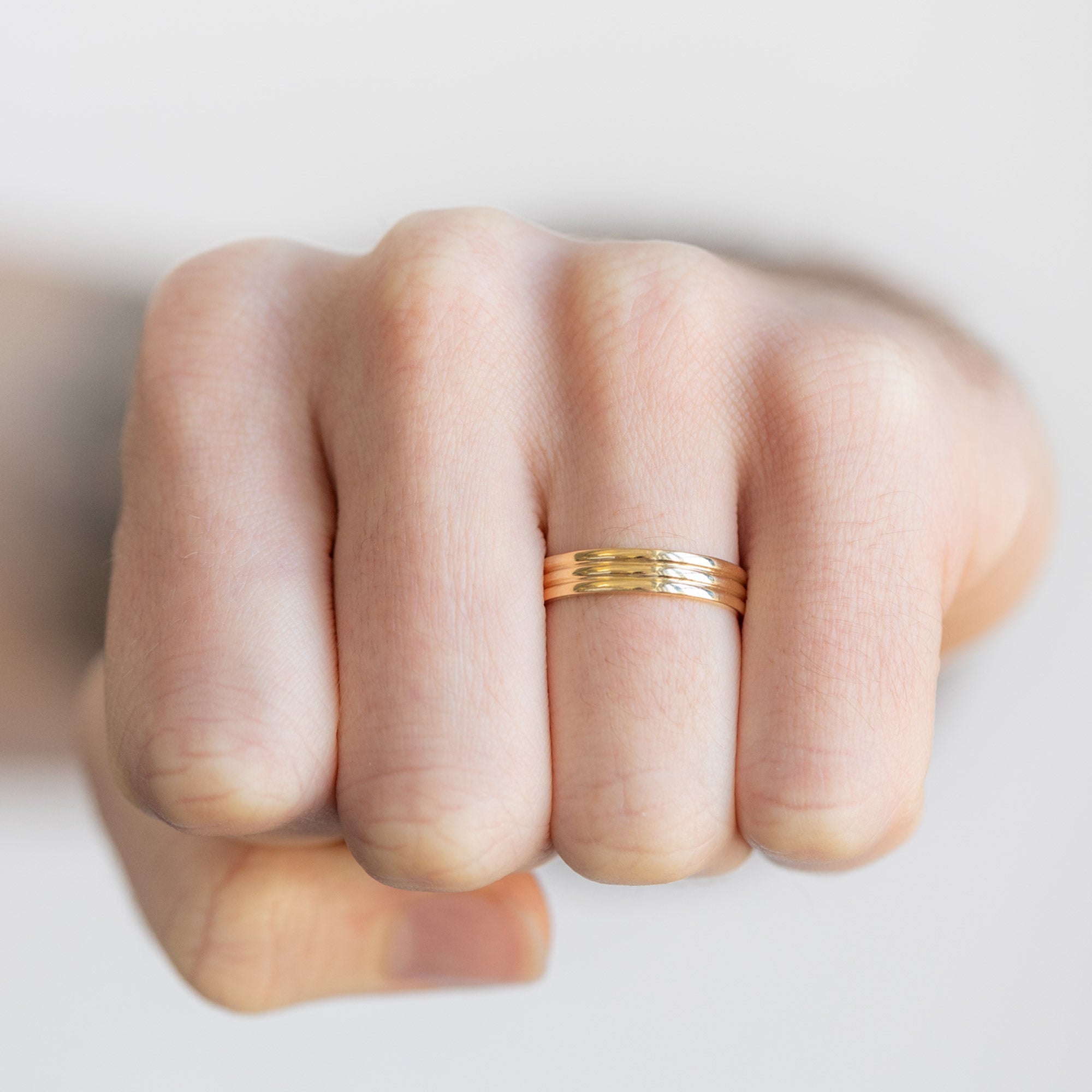 Alexis Russell Wedding Bands The Men's Stratum Wedding Band | Yellow Gold