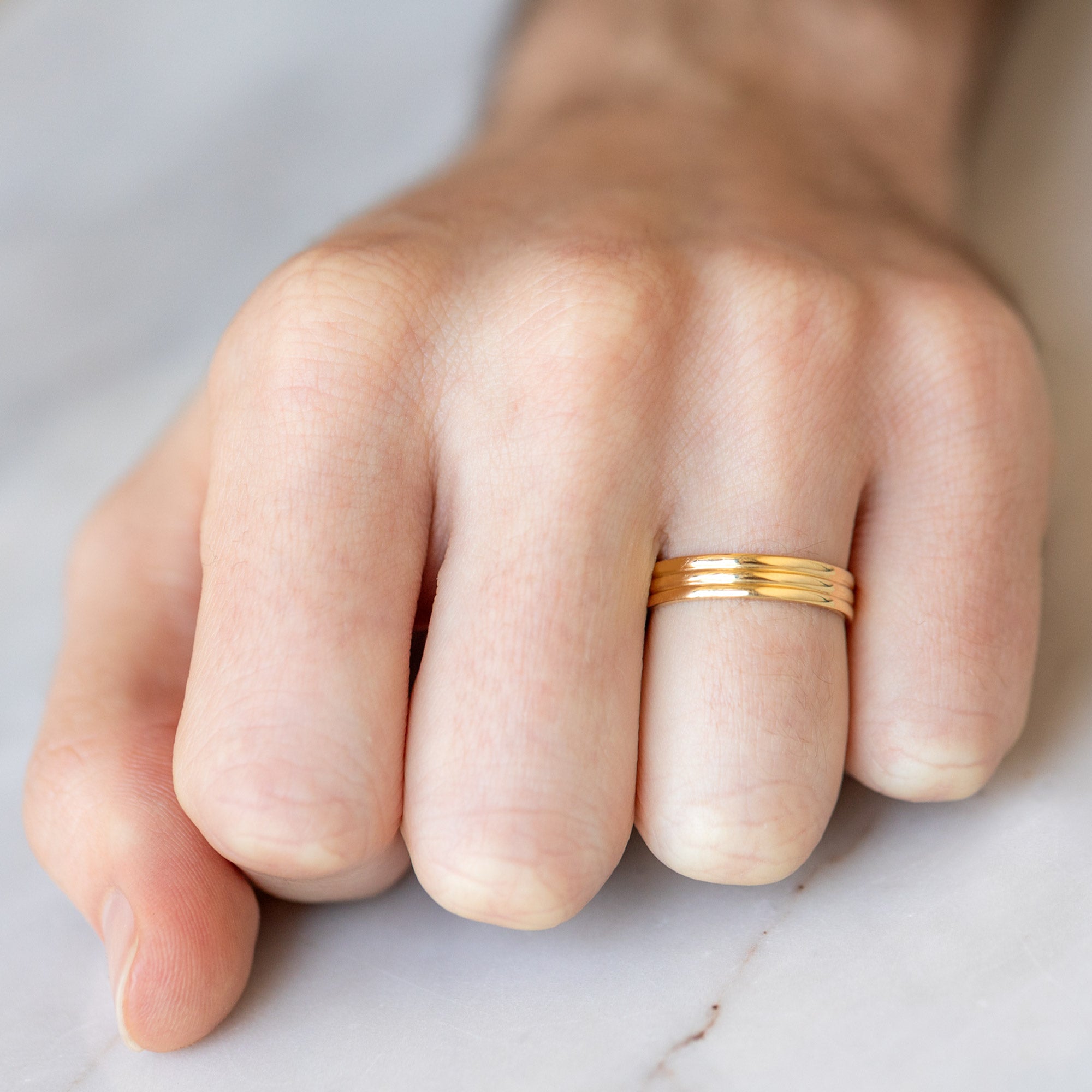 Alexis Russell Wedding Bands The Men's Stratum Wedding Band | Yellow Gold